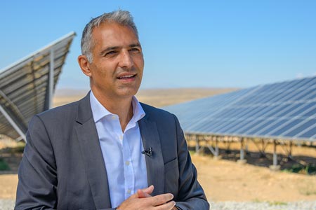 Управляющая пенсионными фондами Amundi-Acba инвестирует в солнечную энергетику