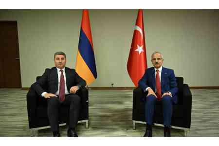 В рамках визита в Стамбул Гнел Саносян провел встречу с Абдулкадиром Уралоглу