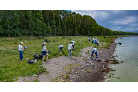 Պլաստիկից մաքրվել է Սևանա լճի 2 կմ երկարությամբ տարածք