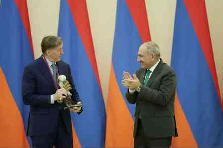 Государственную премию Армении получил генеральный директор компании Analog Devices Inc Винсент Рош