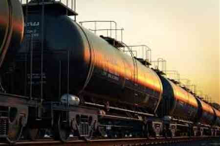 Азербайджан отправит в Армению первую партию нефтепродуктов