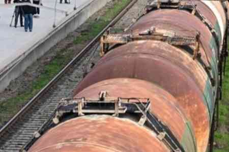 Азербайджан отправил в Армению очередную третью по счету партию топлива