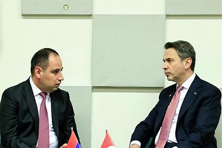Խուդաթյանն ու Բայրաքթարը քննարկել են Հայաստանի և Թուրքիայի միջև էներգետիկայի ոլորտում համագործակցության հնարավորությունները