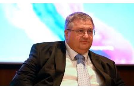 Оверчук: Отправка российских и казахстанских грузов в Армению по железной дороге через Азербайджан и Грузию выгодна всем