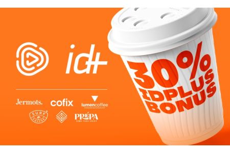 Лето начинается с холодного кофе, особенно если он приносит бонусы: Idram&IDBank
