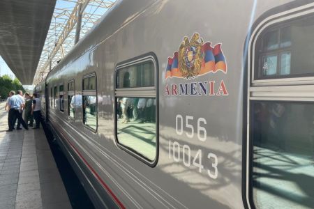 ЮКЖД запускает летние направления - Батуми и Севан